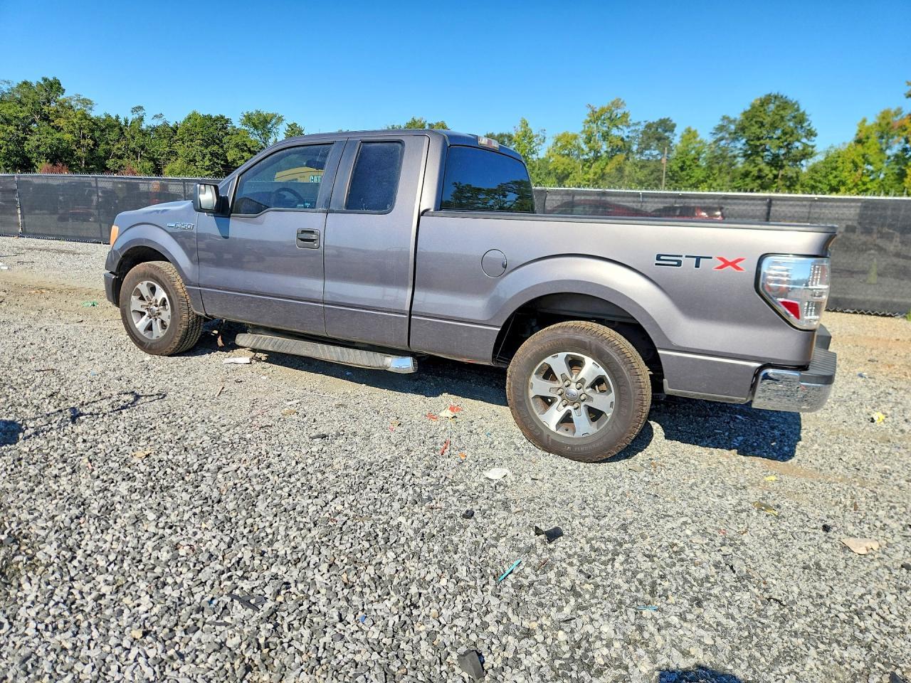 2013 Ford F150 Super Cab - Image 2