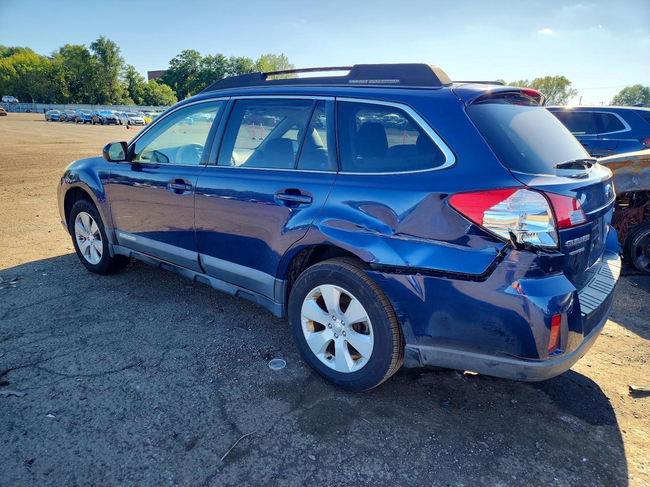 2011 Subaru Outback 2.5I Premium - Фото 2