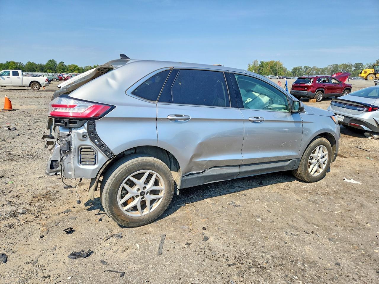 2023 Ford Edge Sel - Image 3