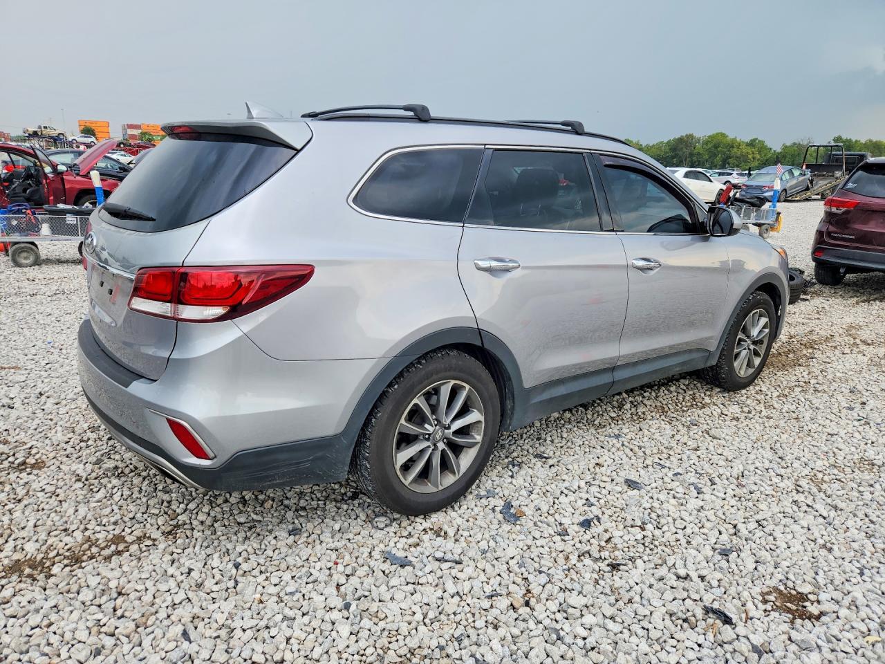 2017 Hyundai Santa Fe Se - Фото 3