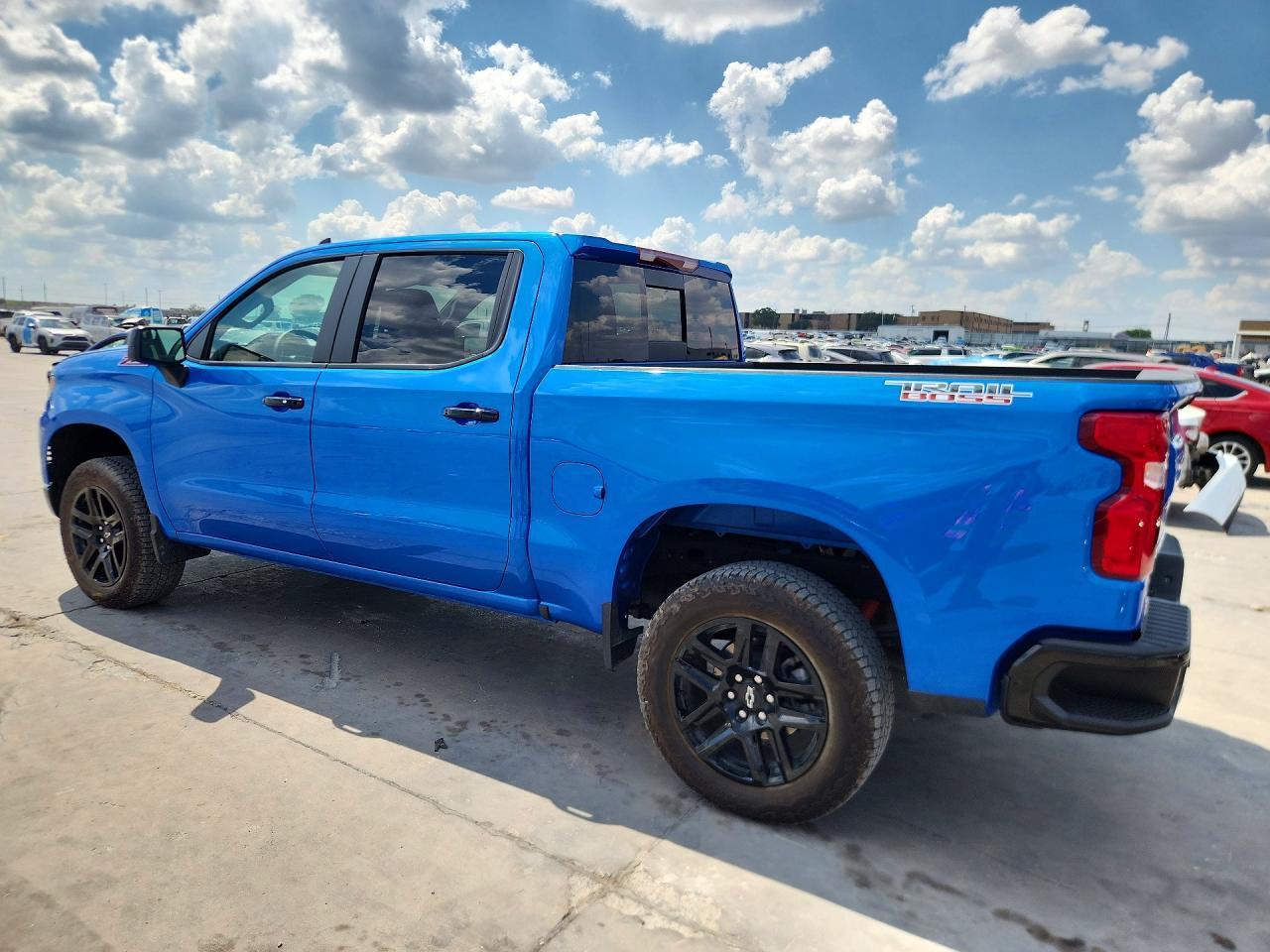 2025 Chevrolet Silverado K1500 Lt Trail Boss - Фото 2