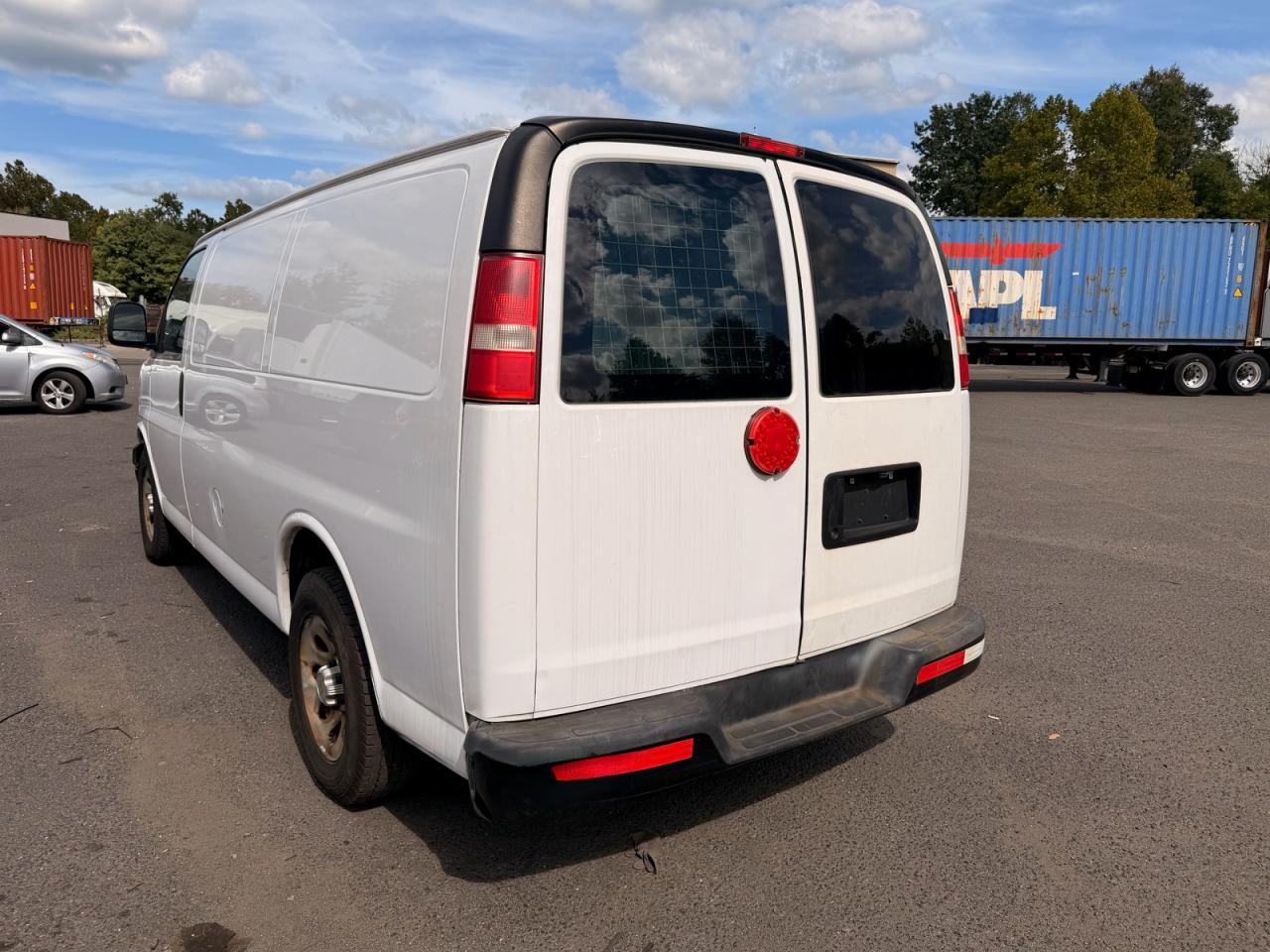 2014 Chevrolet Express G1500 - Фото 3