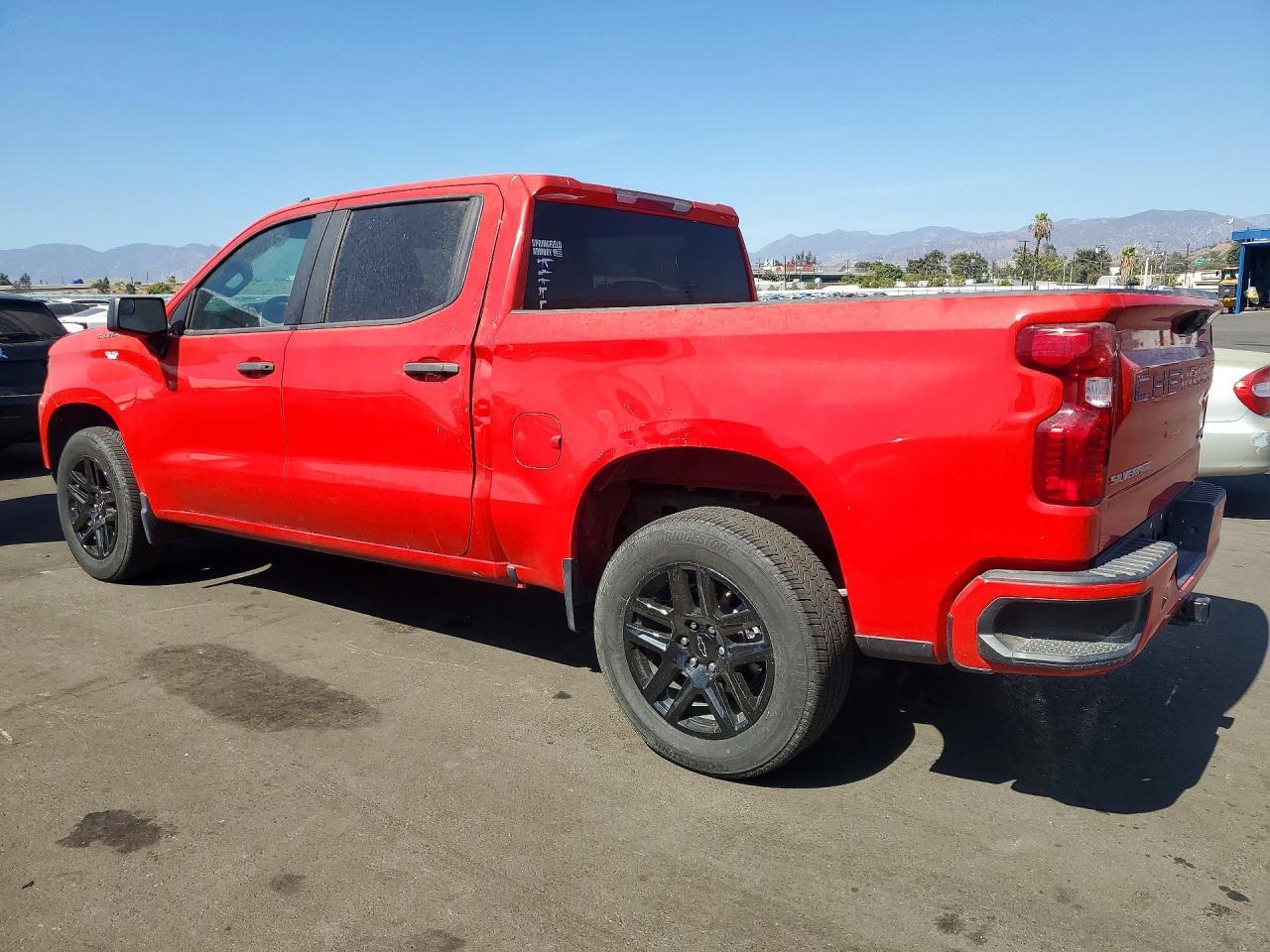2024 Chevrolet Silverado C1500 Custom - Фото 2