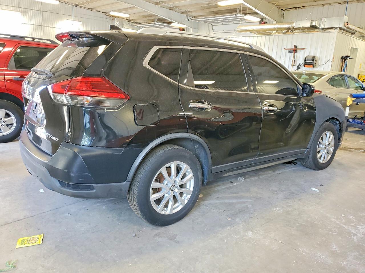 2017 Nissan Rogue Sv - Image 3