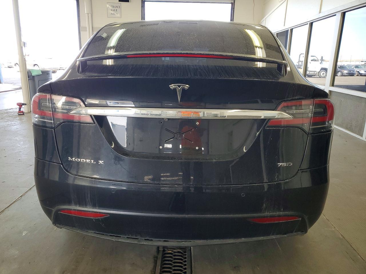 2017 Tesla Model X - Фото 6