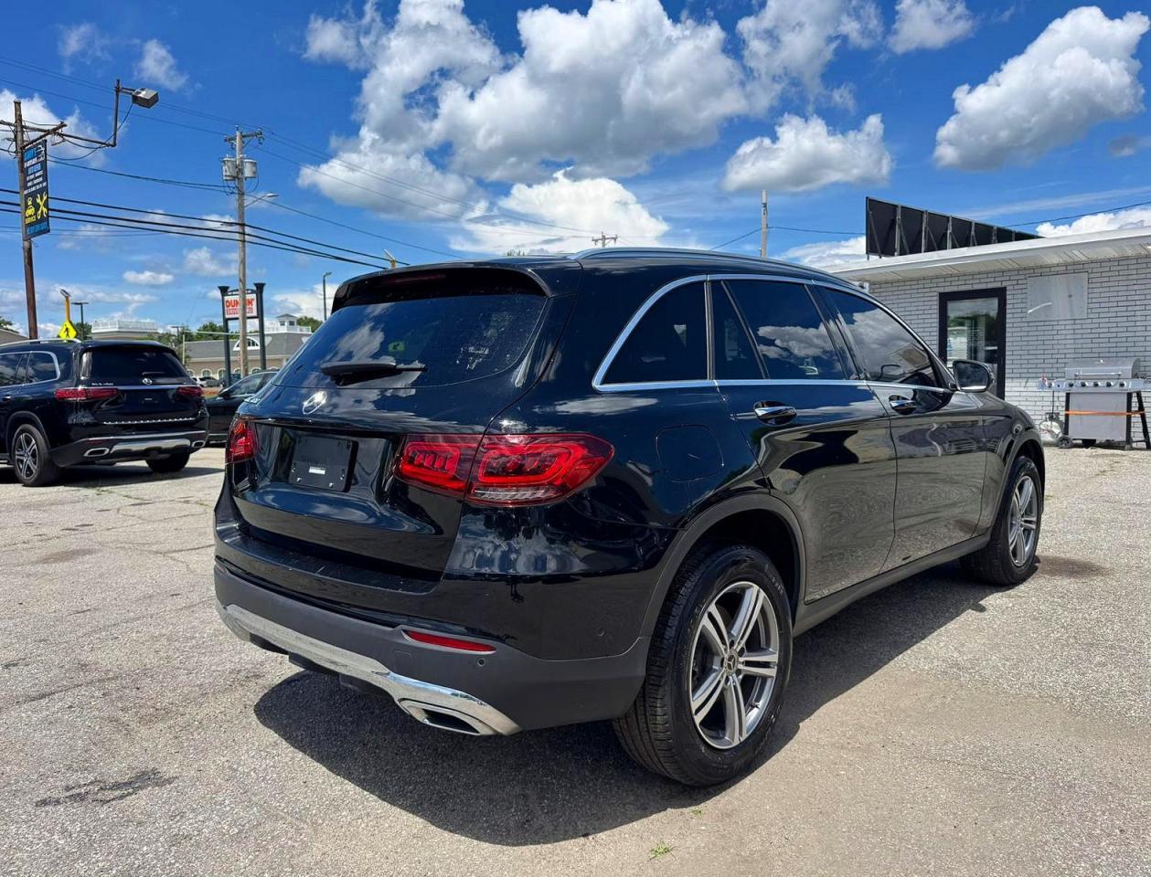 2022 Mercedes-Benz Glc 300 - Image 4