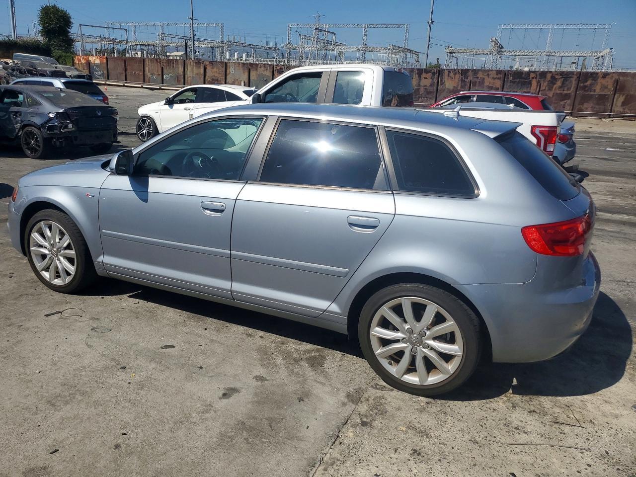 2010 Audi A3 Premium - Фото 2