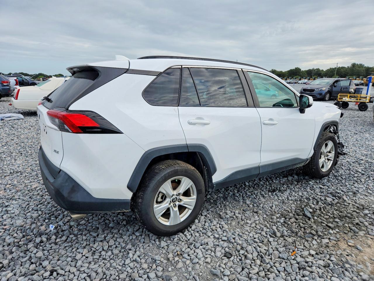 2021 Toyota Rav4 Xle - Фото 3