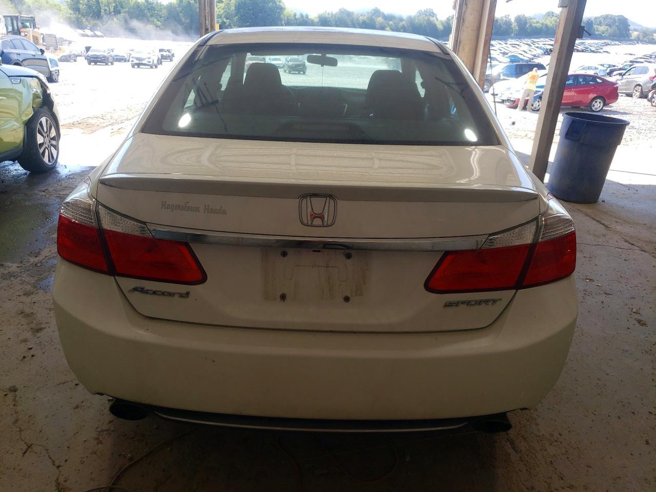 2015 Honda Accord Sport - Image 6