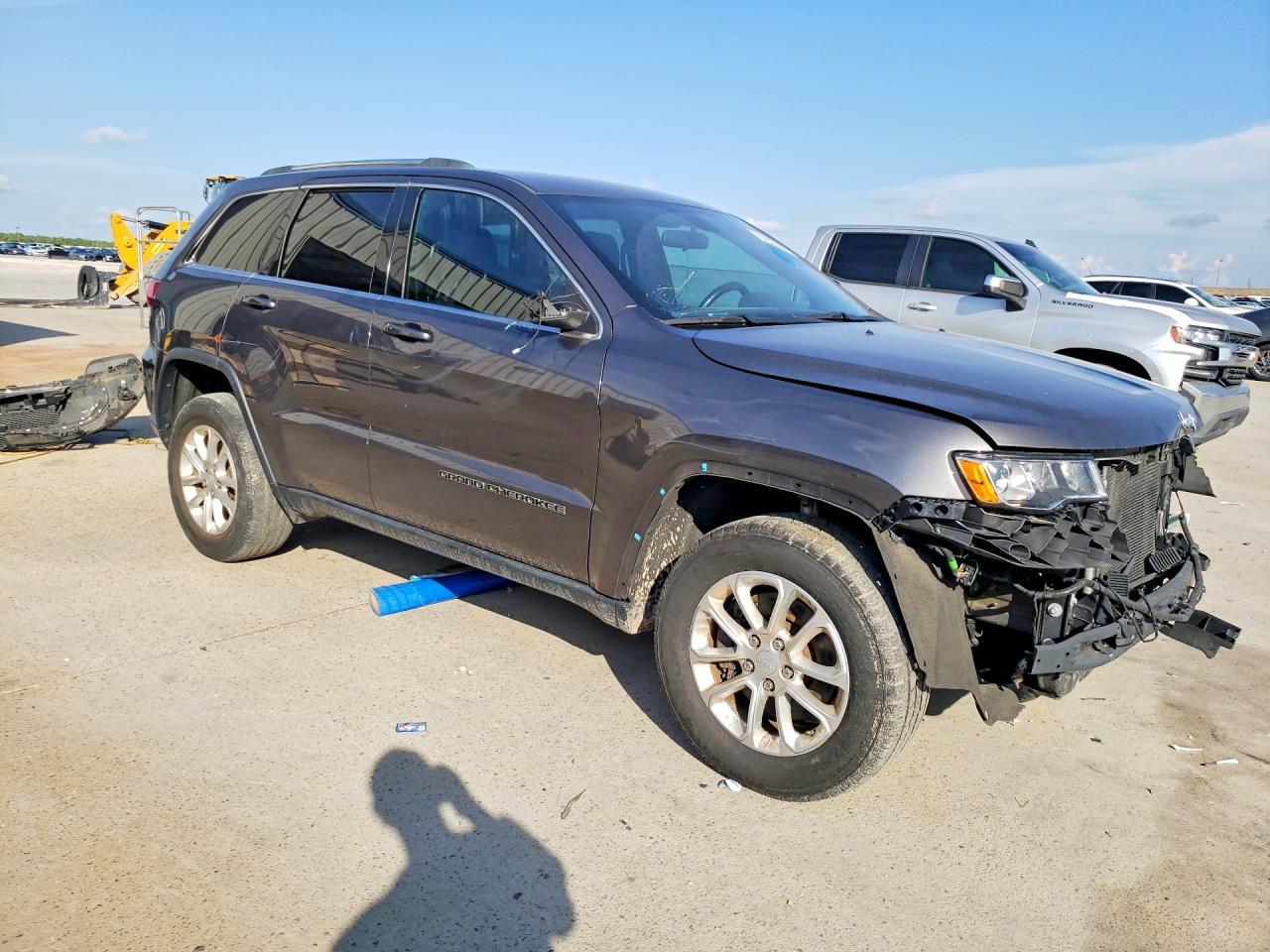 2021 Jeep Grand Cherokee Laredo - Image 4
