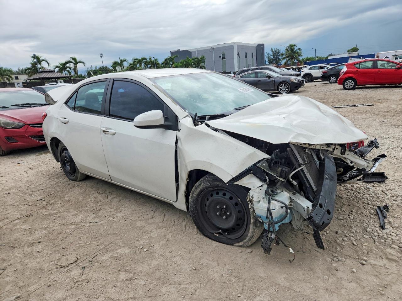 2015 Toyota Corolla Le - Фото 4