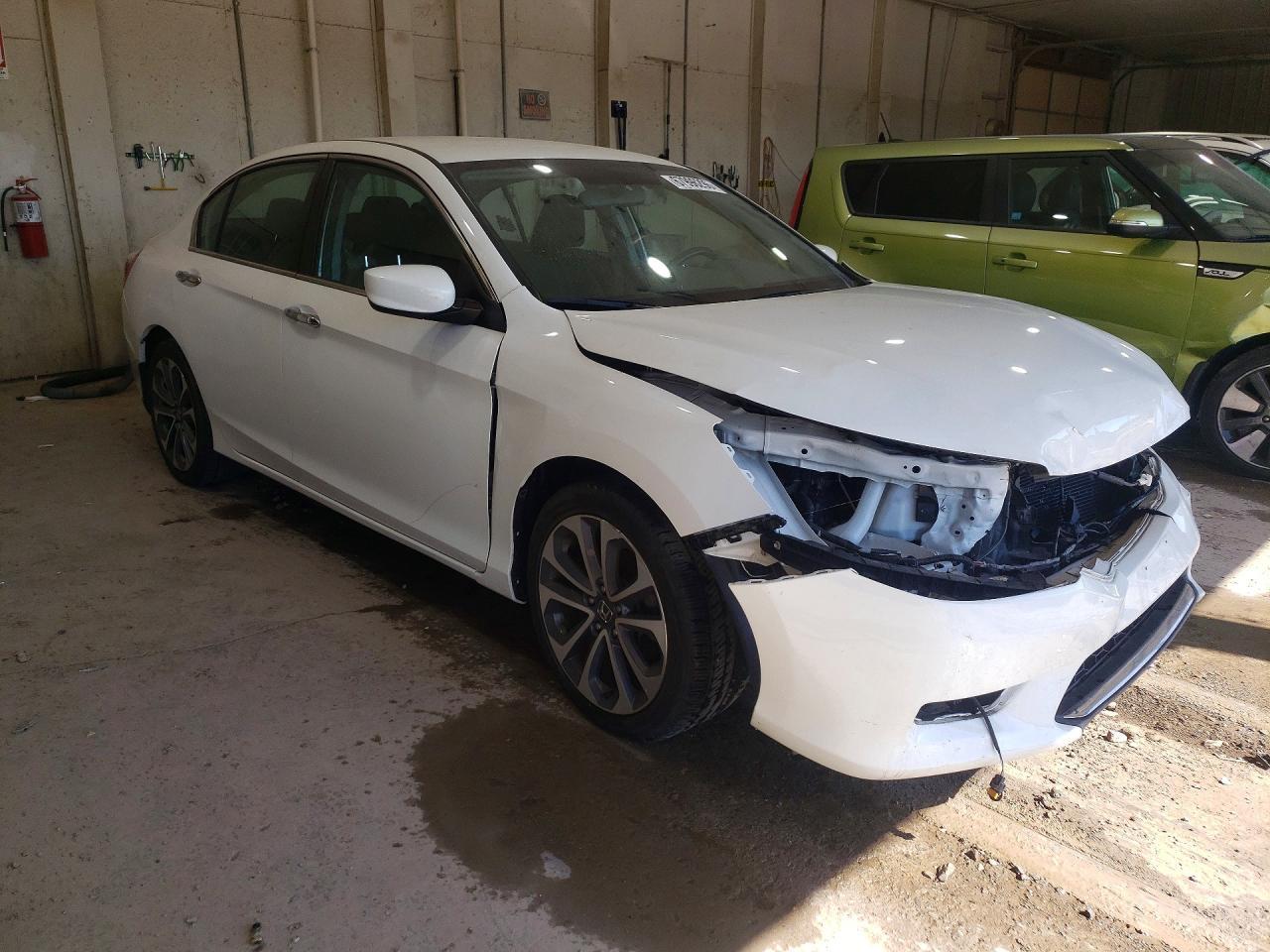 2015 Honda Accord Sport - Image 4