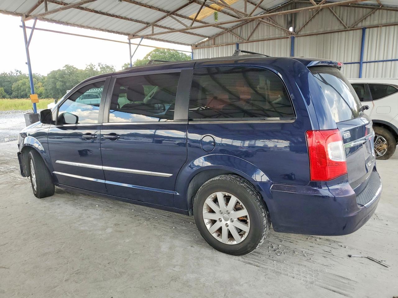 2014 Chrysler Town & Country Touring - Фото 2