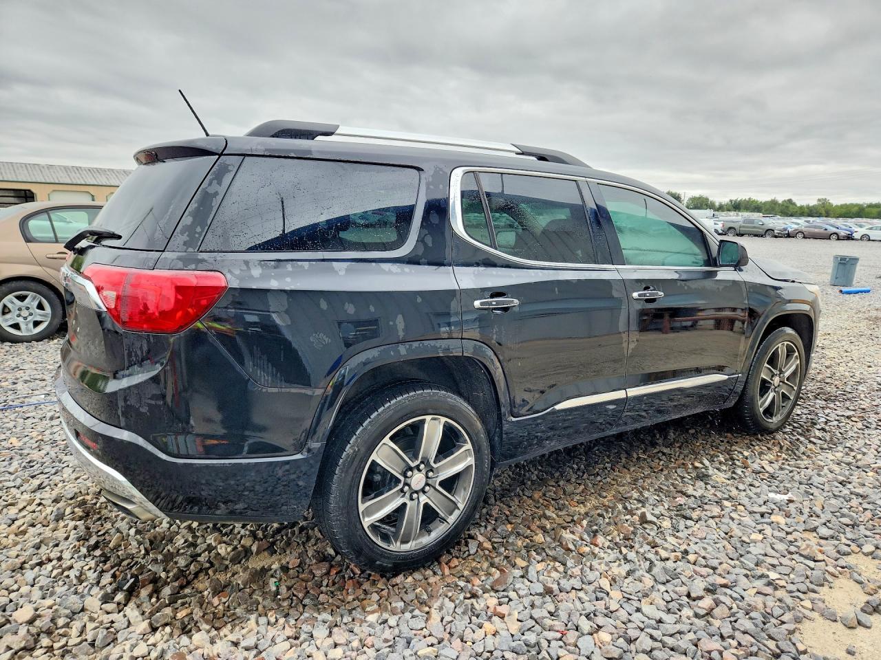 2018 GMC Acadia Denali - Image 3