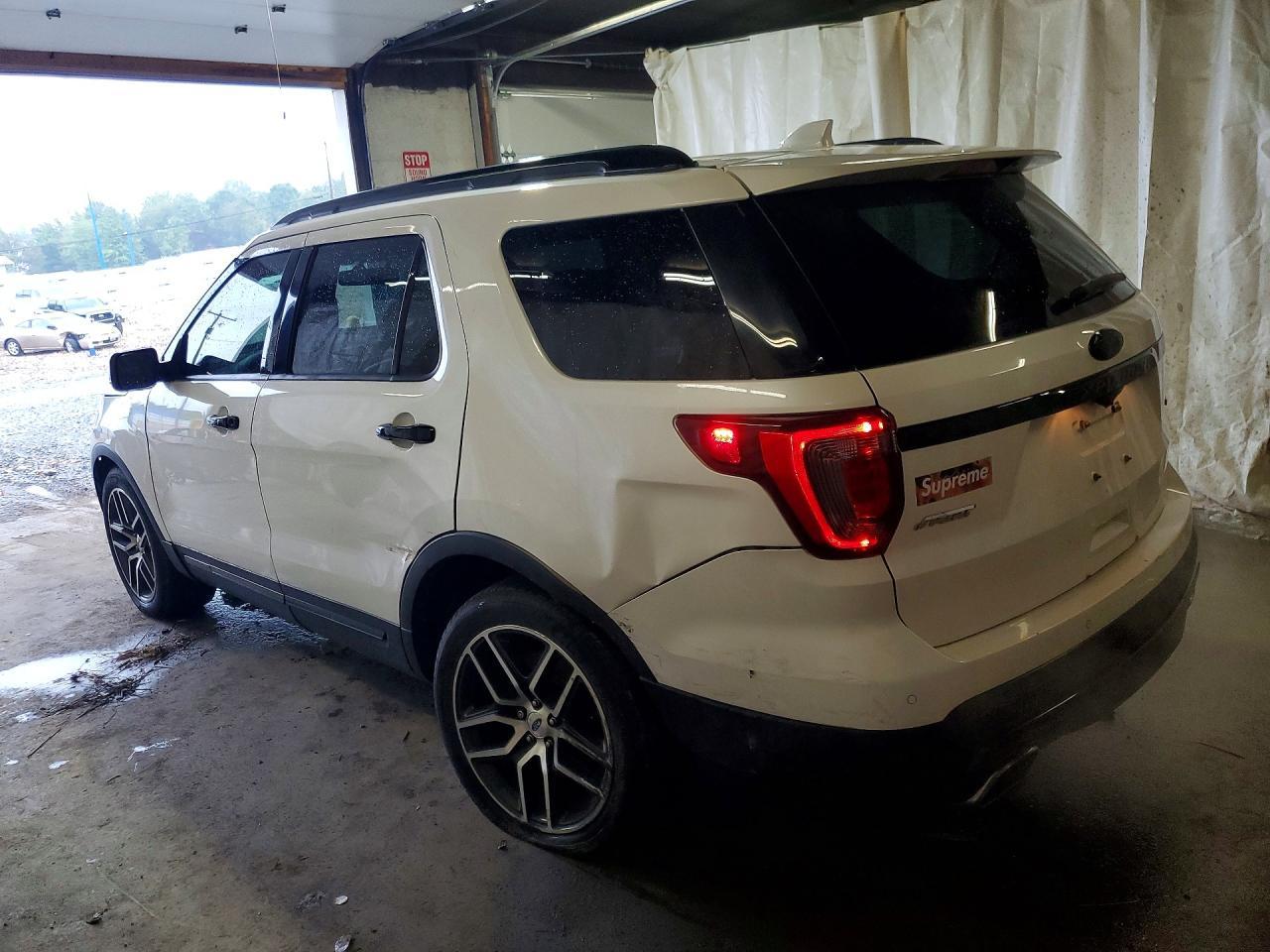 2016 Ford Explorer Sport - Фото 2