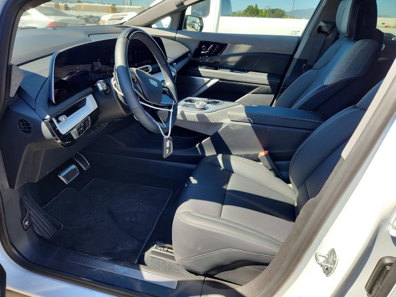 2026 Cadillac Optiq Sport - Фото 7