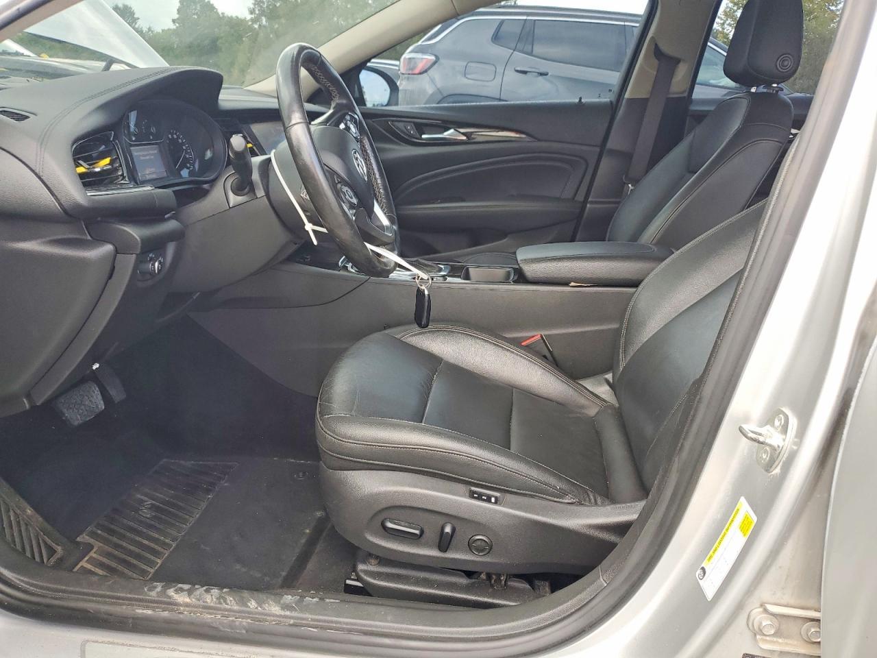 2019 Buick Regal Tourx Essence - Image 7