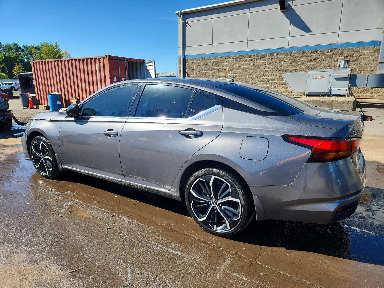 2024 Nissan Altima Sr - Image 2