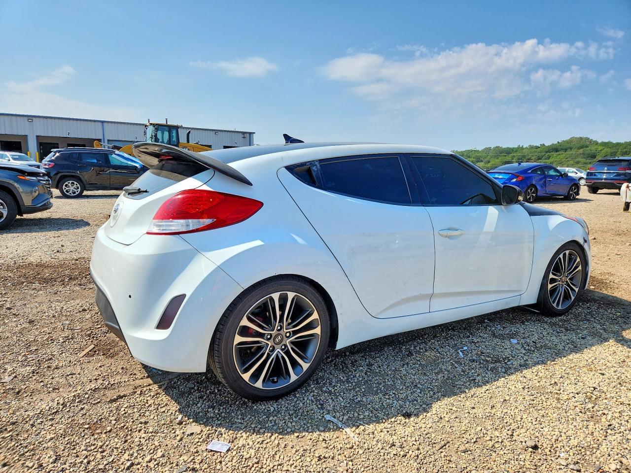 2013 Hyundai Veloster Base - Фото 3