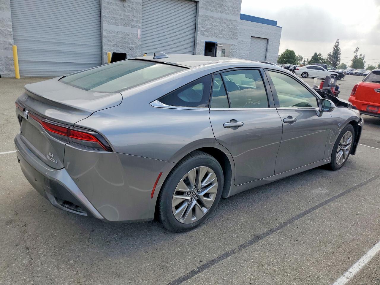 2022 Toyota Mirai Xle - Image 3