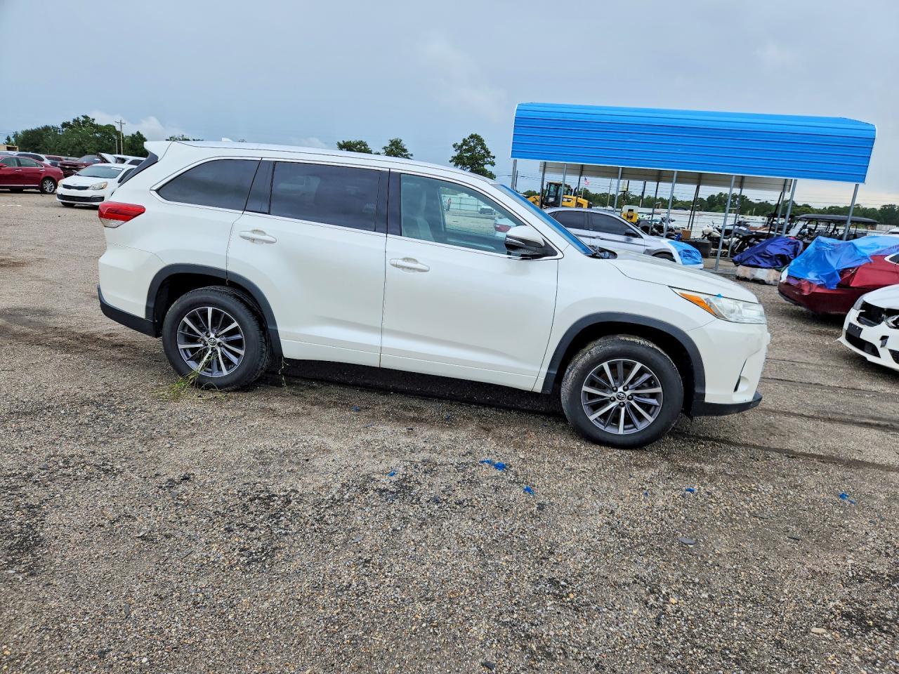 2017 Toyota Highlander Xle - Фото 4