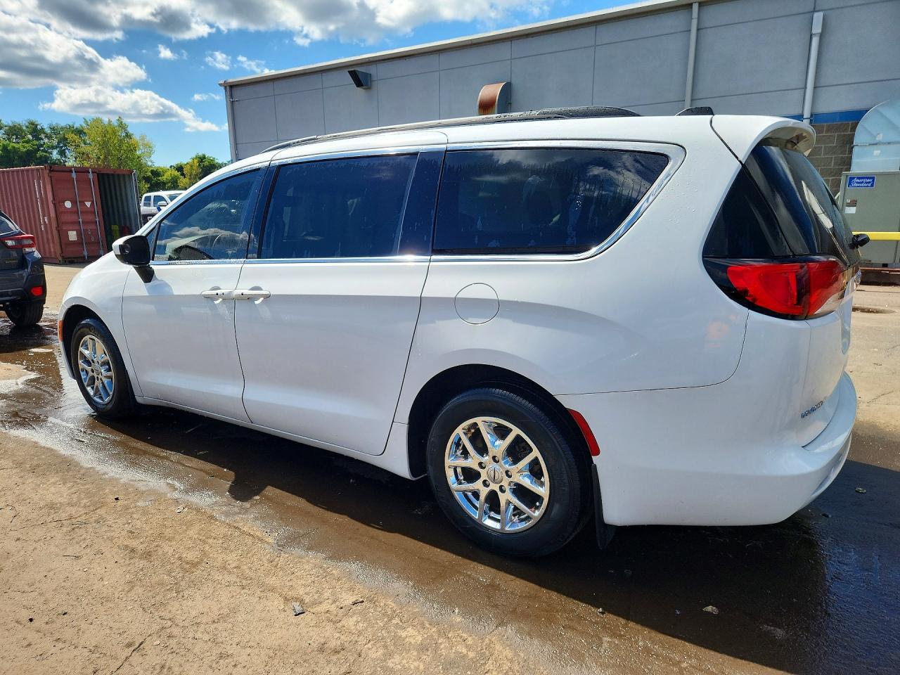 2021 Chrysler Voyager Lxi - Image 2