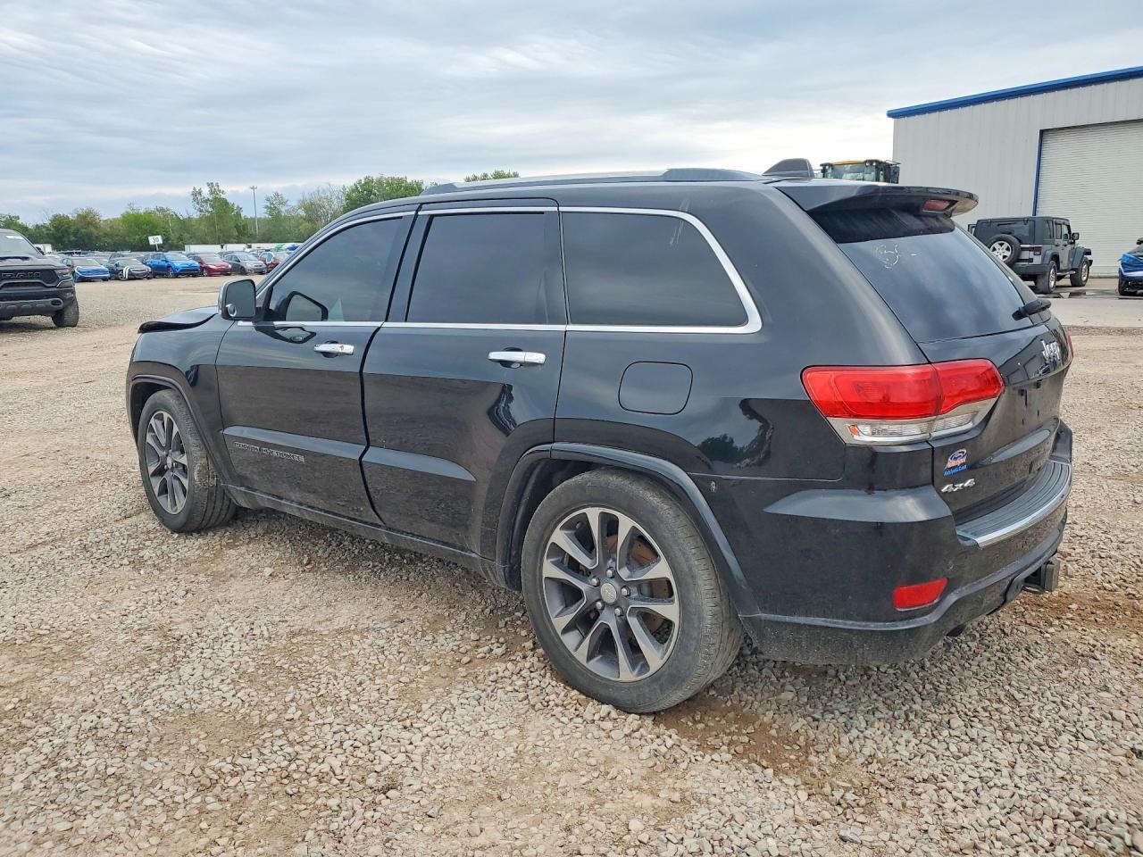 2017 Jeep Grand Cherokee Overland - Фото 2
