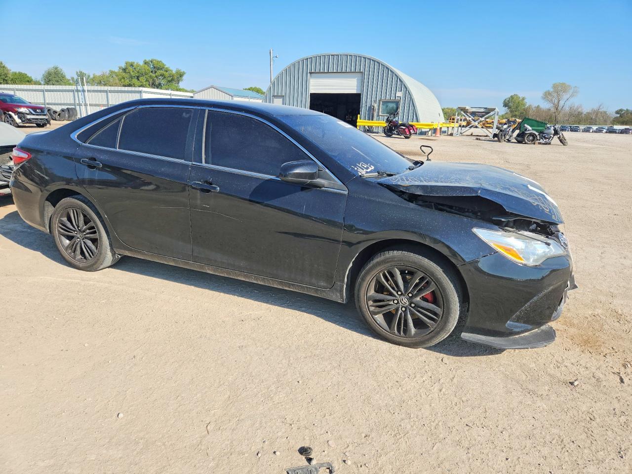 2017 Toyota Camry Se - Фото 4