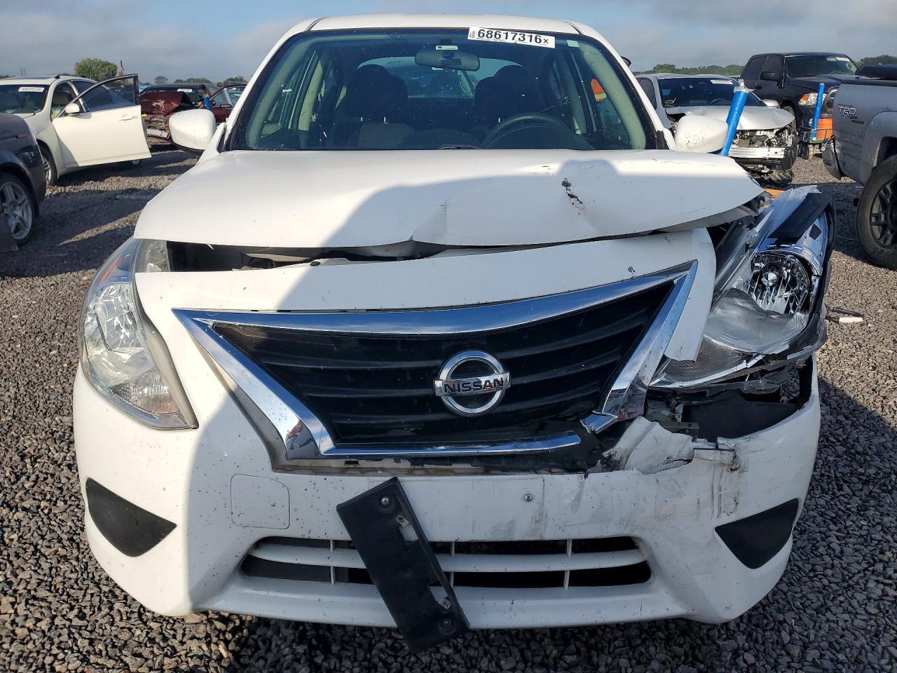 2019 Nissan Versa S Plus - Image 5