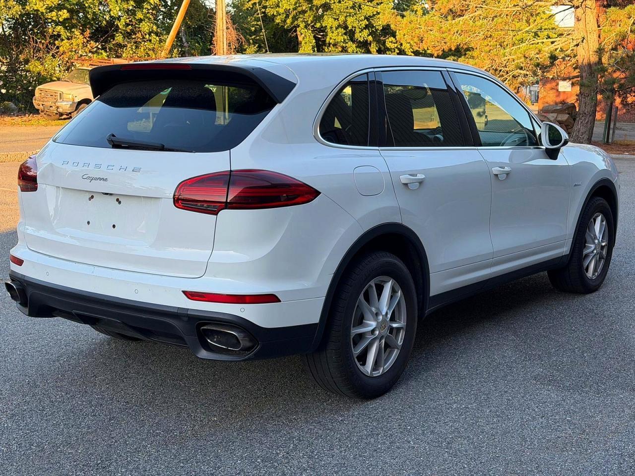2015 Porsche Cayenne - Image 4