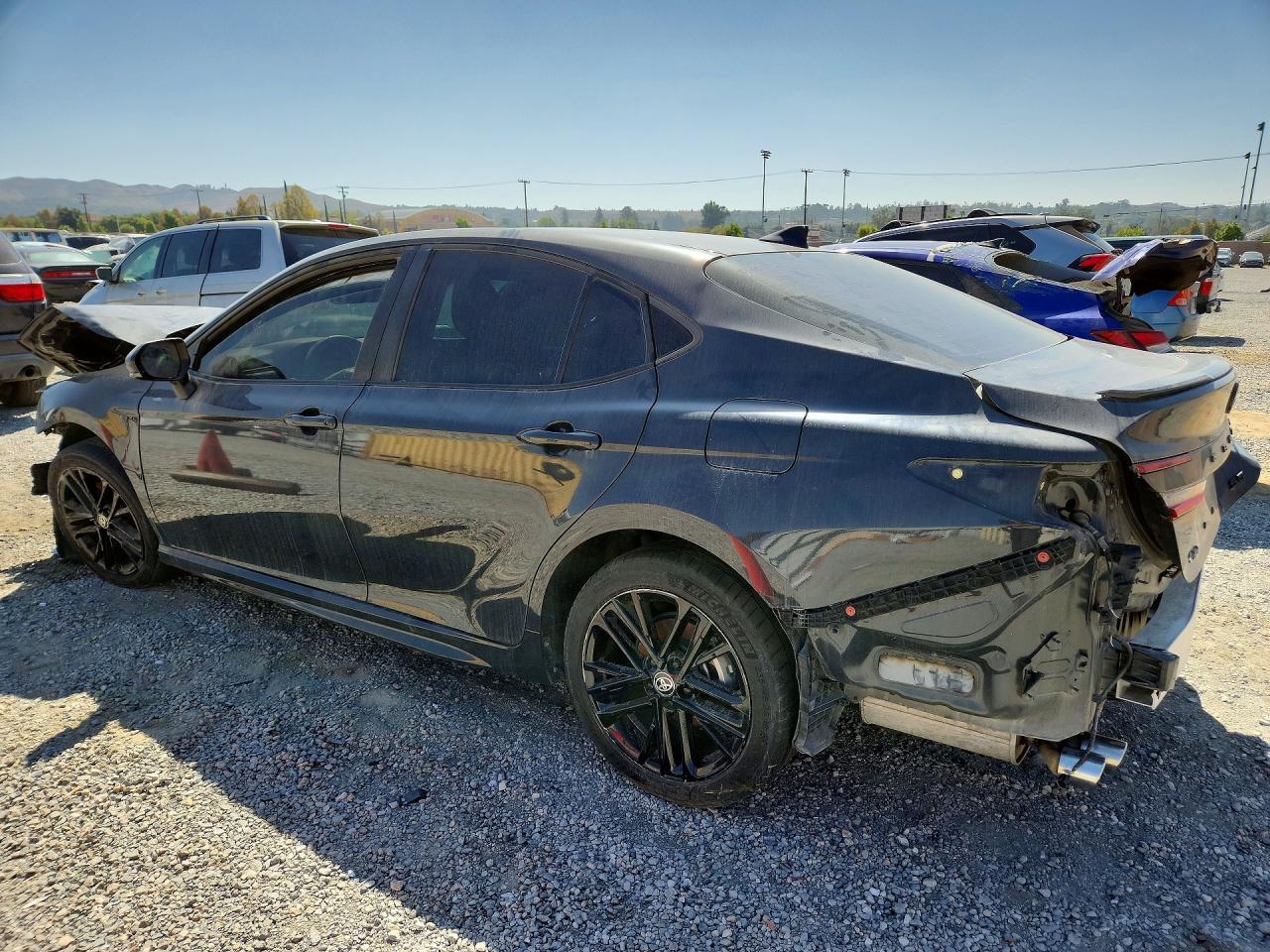2025 Toyota Camry Se - Фото 2