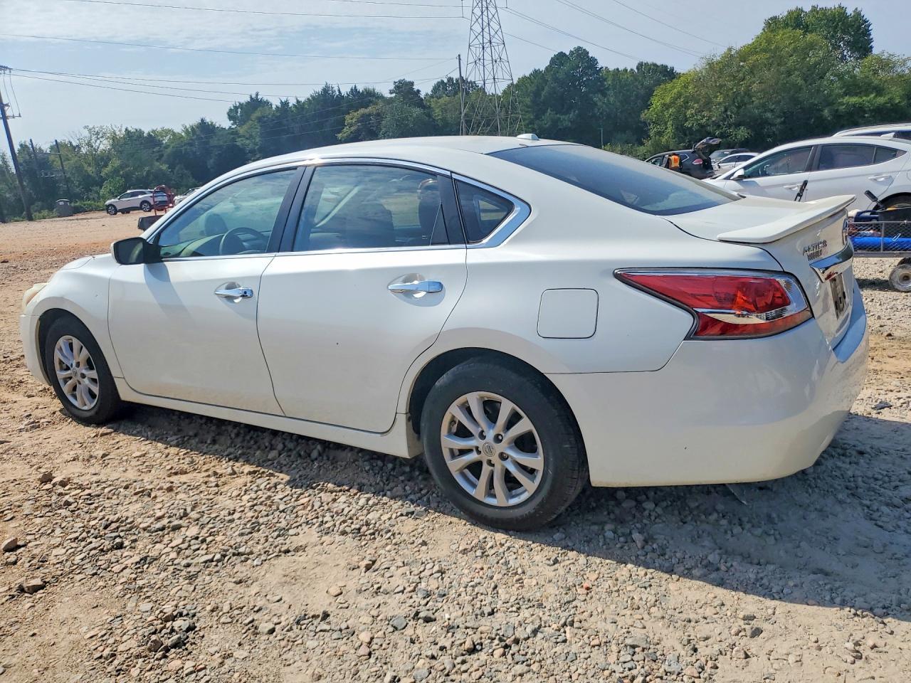2014 Nissan Altima 2.5 S - Image 2