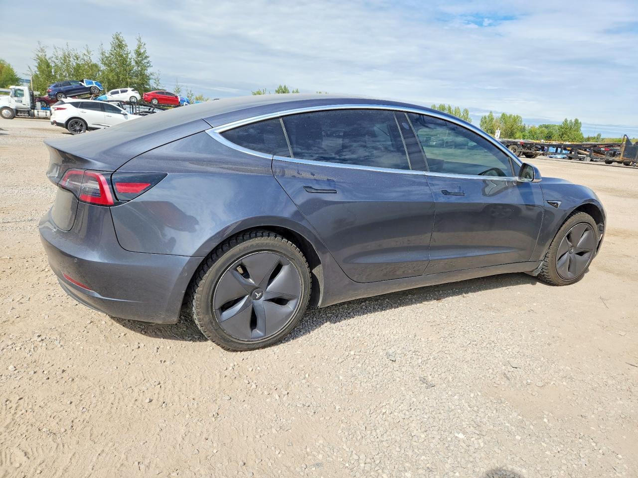 2018 Tesla Model 3 - Фото 3