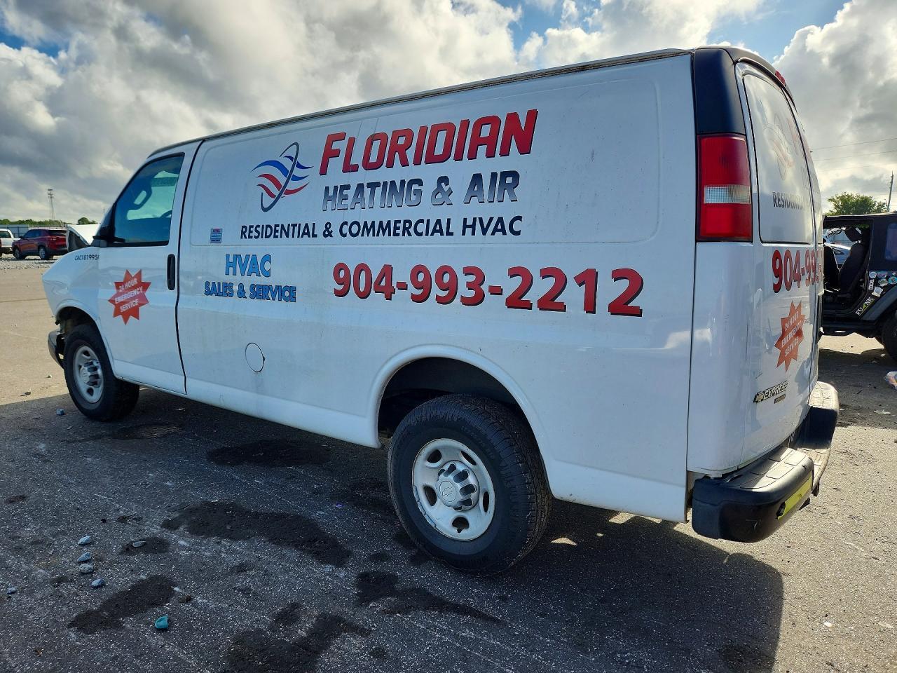 2016 Chevrolet Express 2500 Cargo Delivery Van - Фото 2