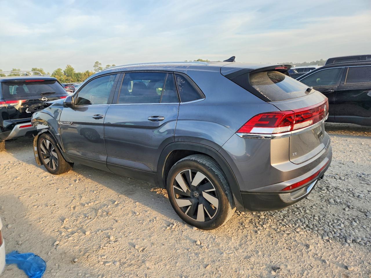 2025 Volkswagen Atlas Cross Sport Se - Фото 2