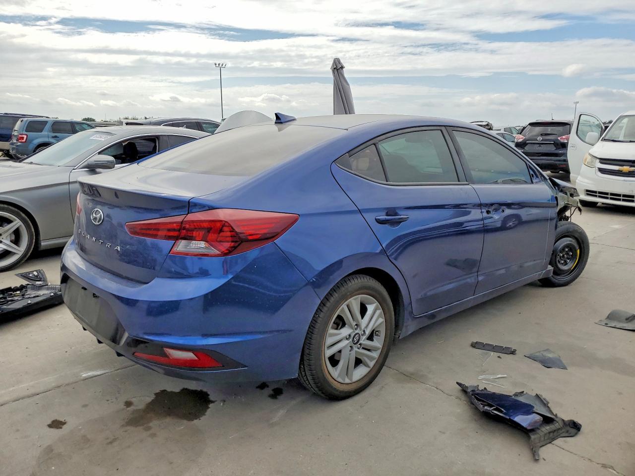 2020 Hyundai Elantra Sel - Image 3