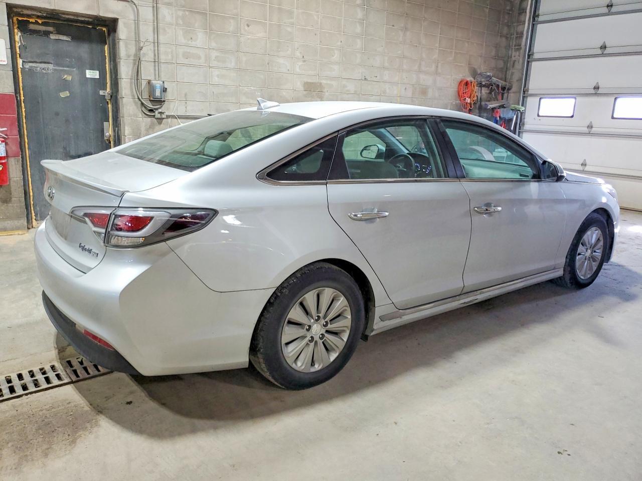 2016 Hyundai Sonata Hybrid Se - Фото 3
