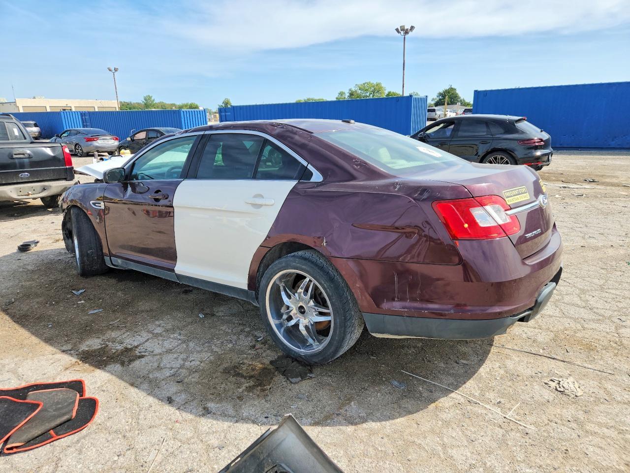 2011 Ford Taurus Sel - Image 2