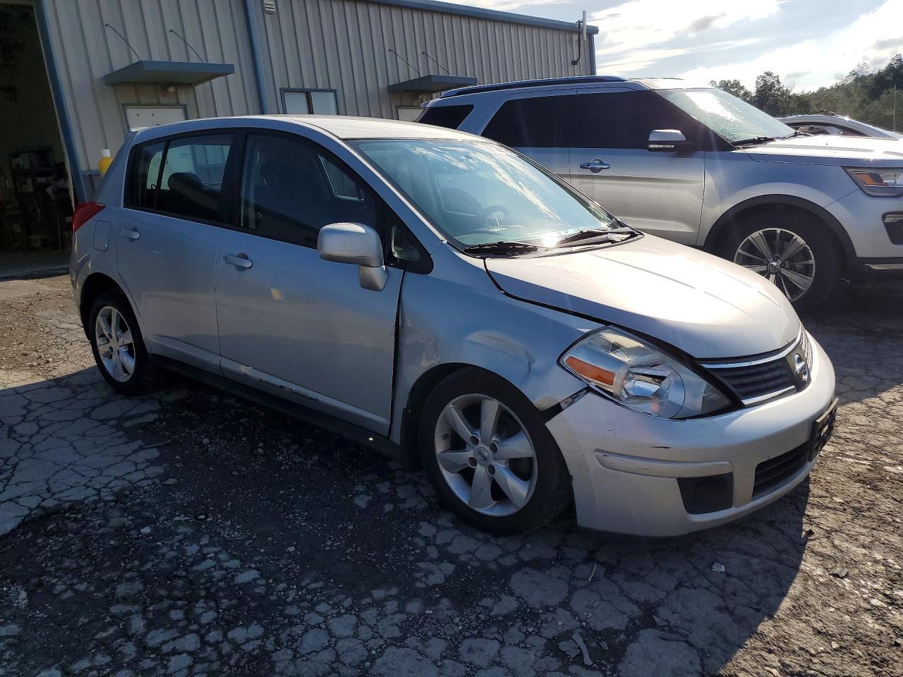 2009 Nissan Versa 1.8 S - Фото 4