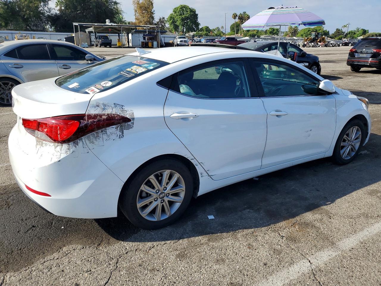 2015 Hyundai Elantra Se - Image 3