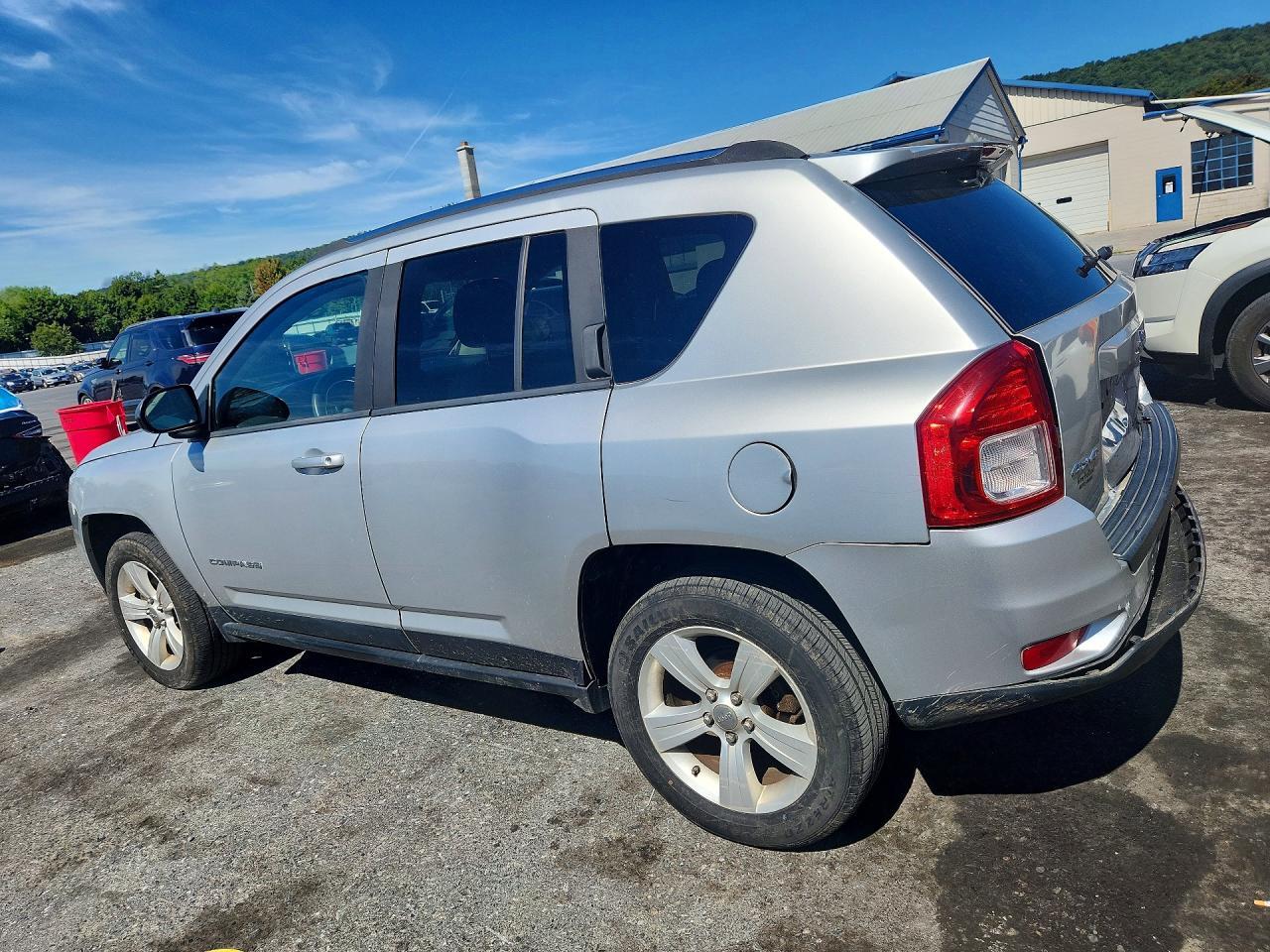 2012 Jeep Compass Sport - Фото 2