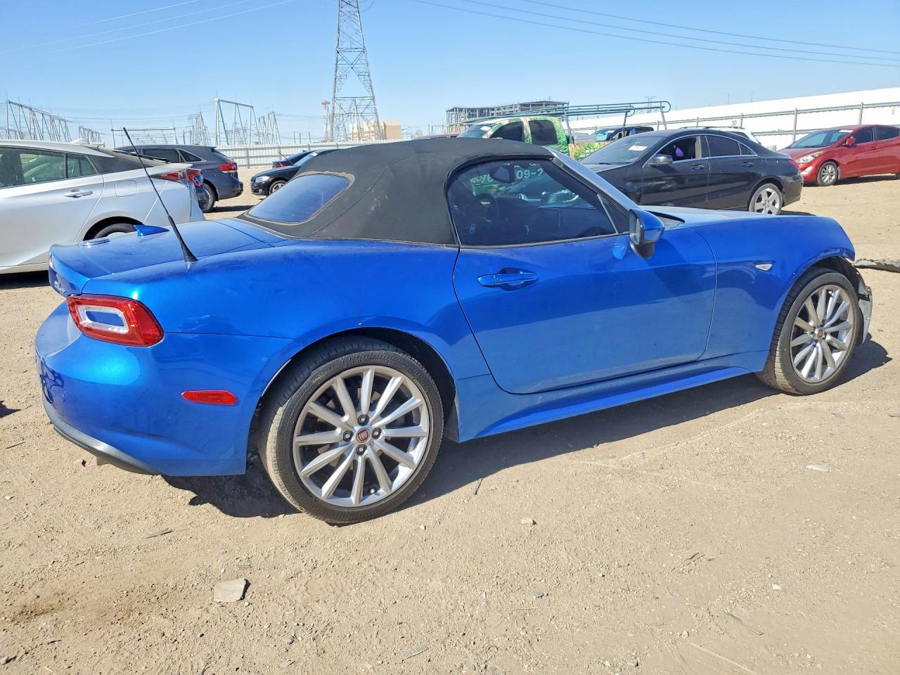 2017 Fiat 124 Spider Classica - Фото 3