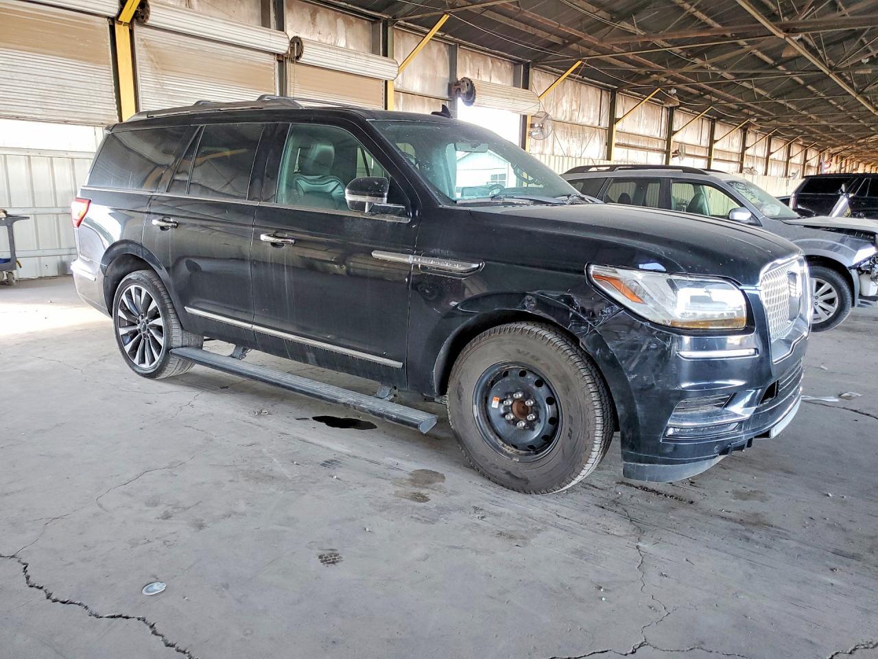 2018 Lincoln Navigator Select - Image 4