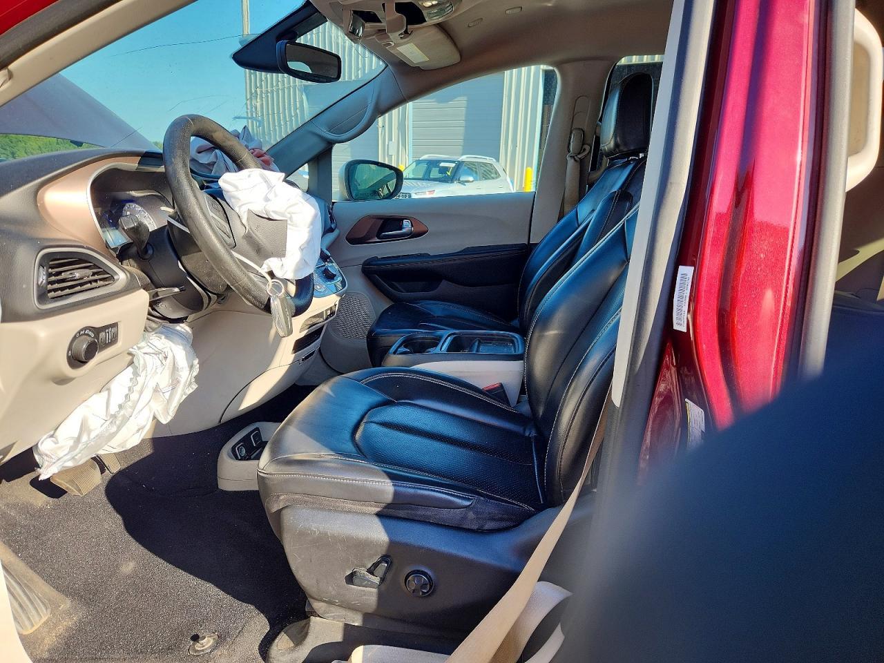 2020 Chrysler Voyager Lxi - Фото 7