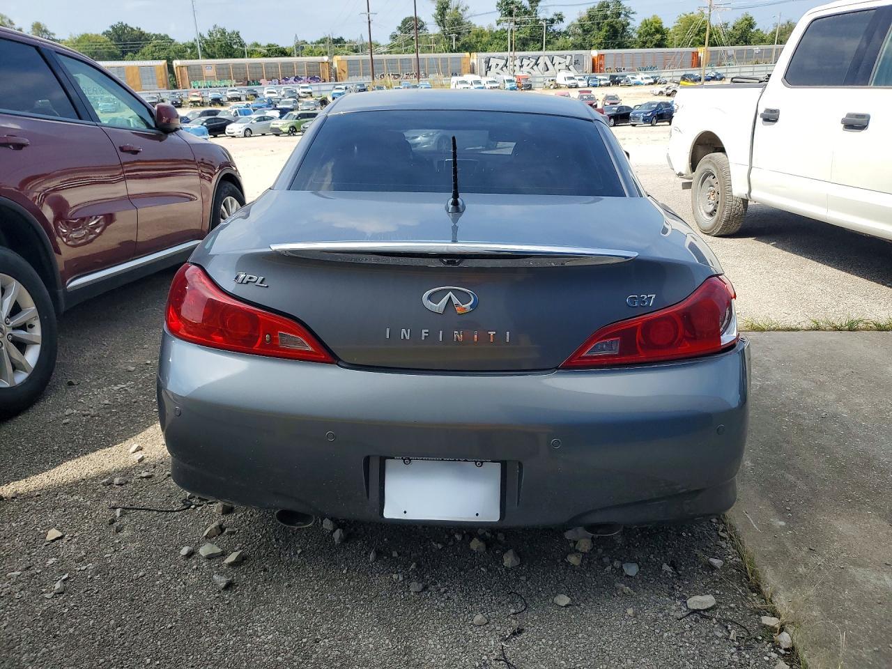2013 Infiniti G37 Convertible Base - Image 6