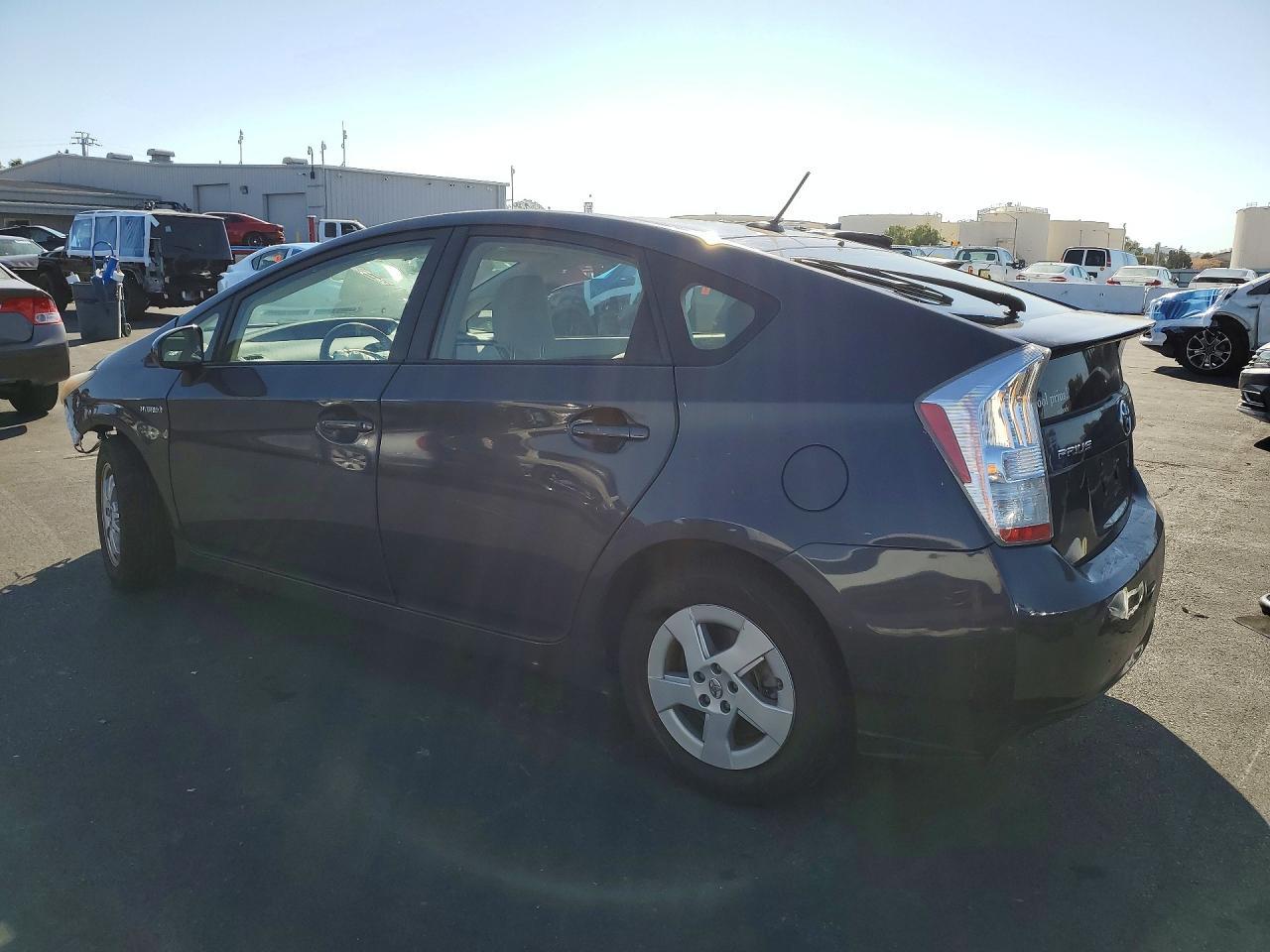 2011 Toyota Prius Three - Image 2