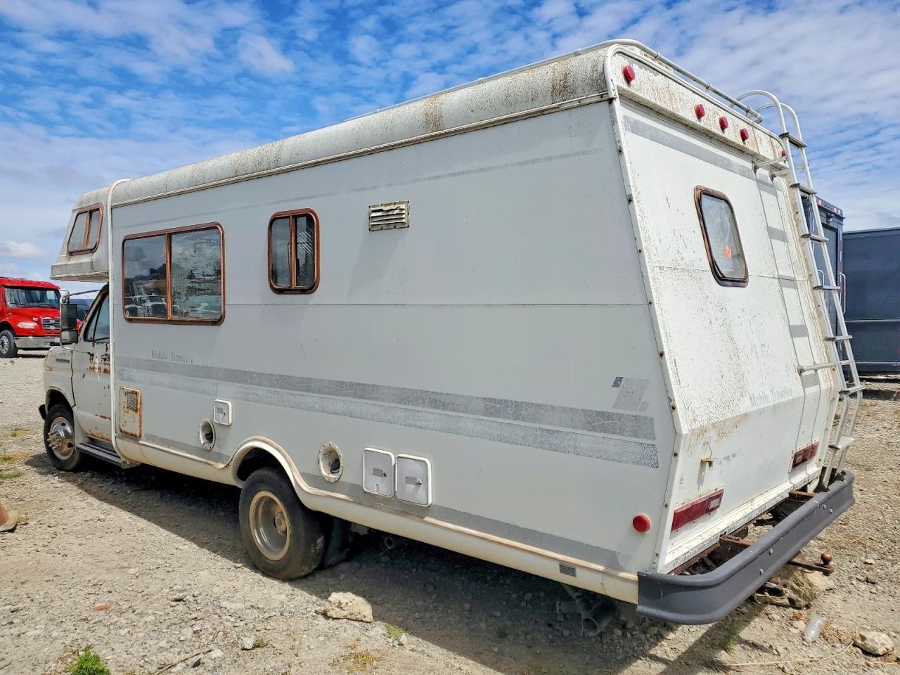 1985 Ford Econoline E350 Cutaway Van - Image 3