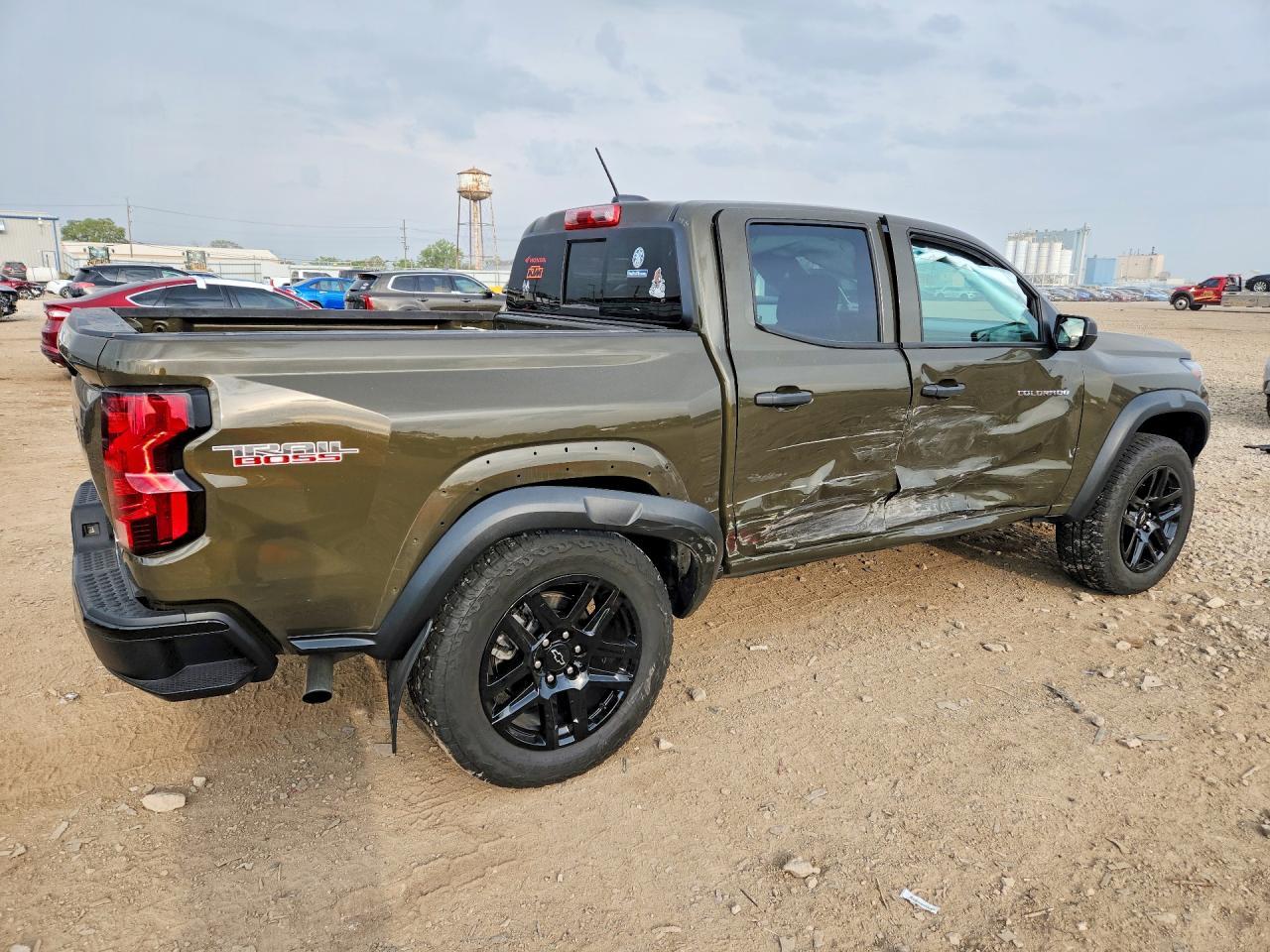 2024 Chevrolet Colorado Trail Boss - Image 3