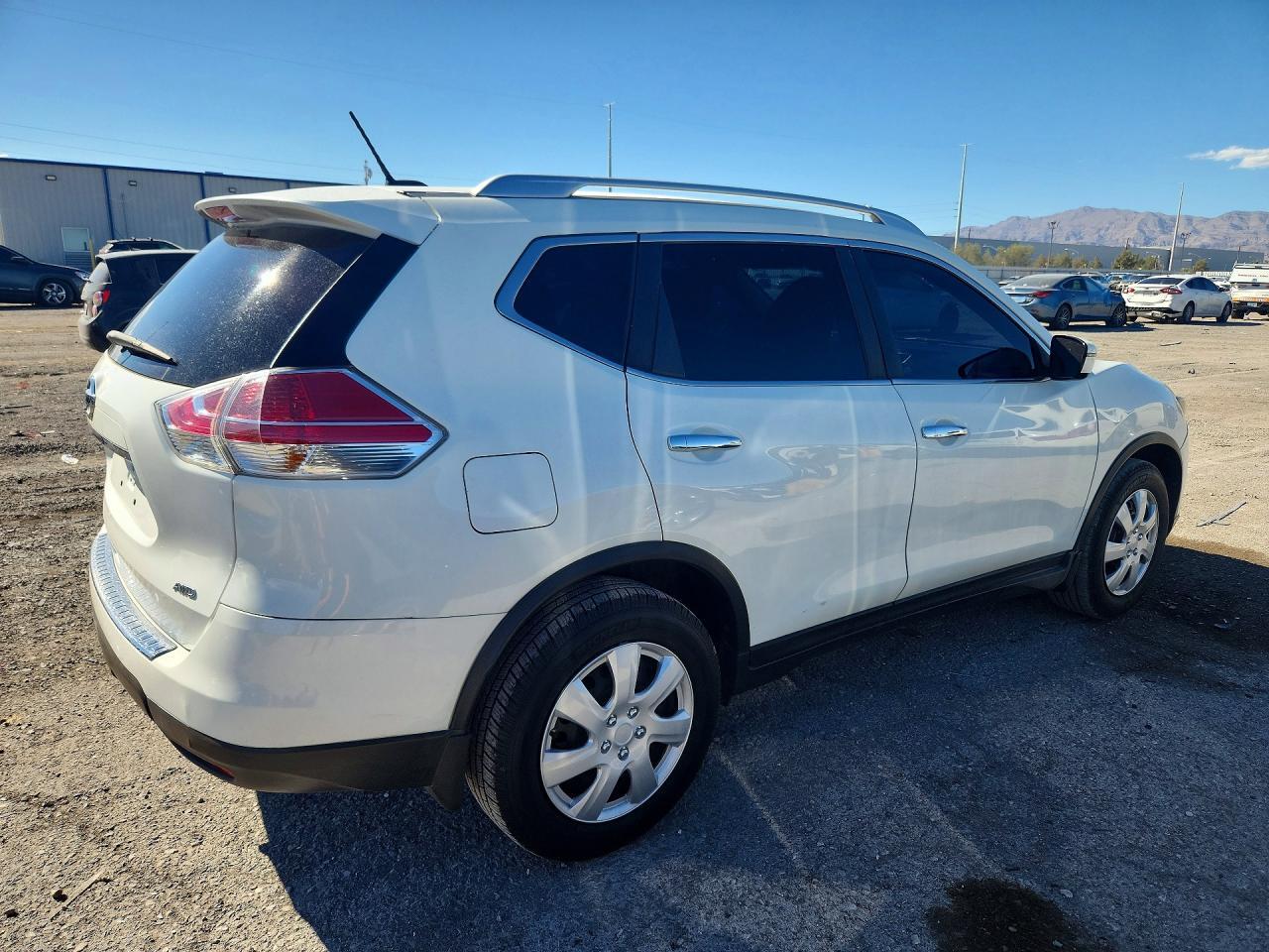 2016 Nissan Rogue S - Фото 3