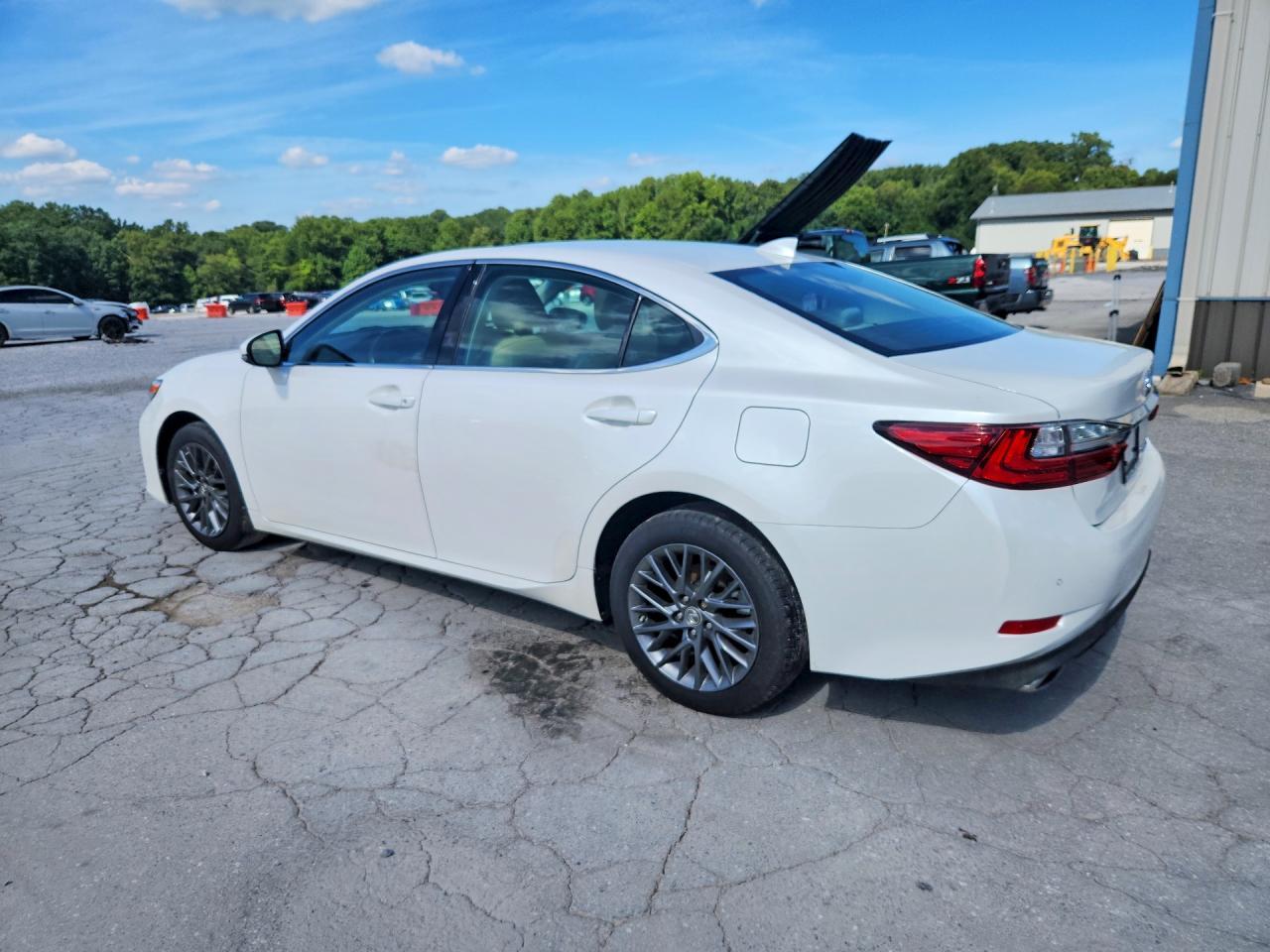 2018 Lexus Es 350 - Image 2